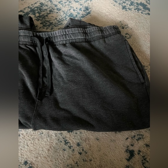 men’s sweatpants - Picture 2 of 3